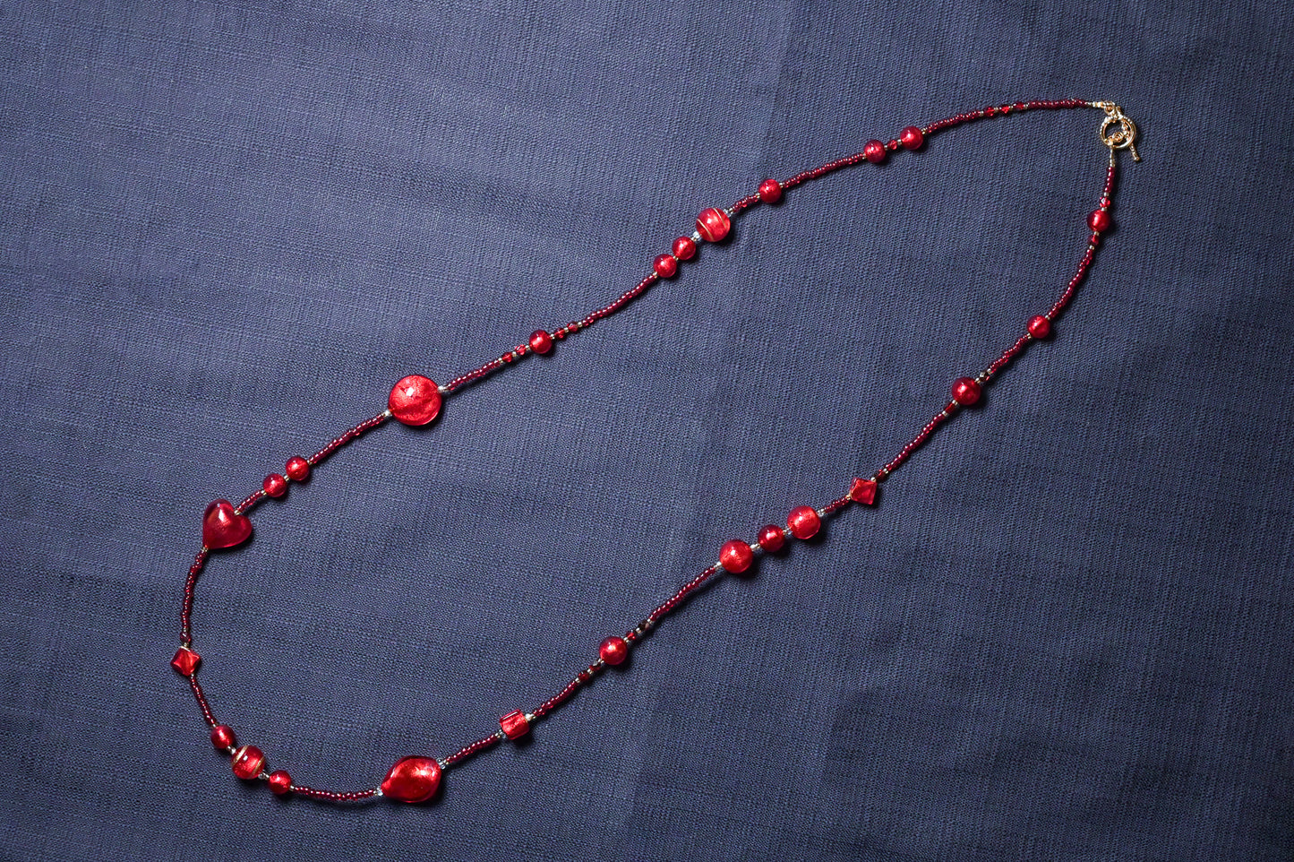 美しい赤色のネックレス ベネチアンガラス