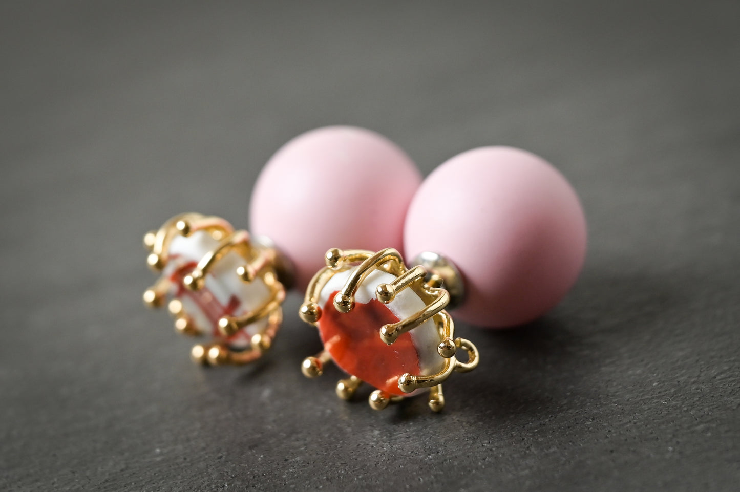 赤 ピンクアクリルパール ピアス|kusano