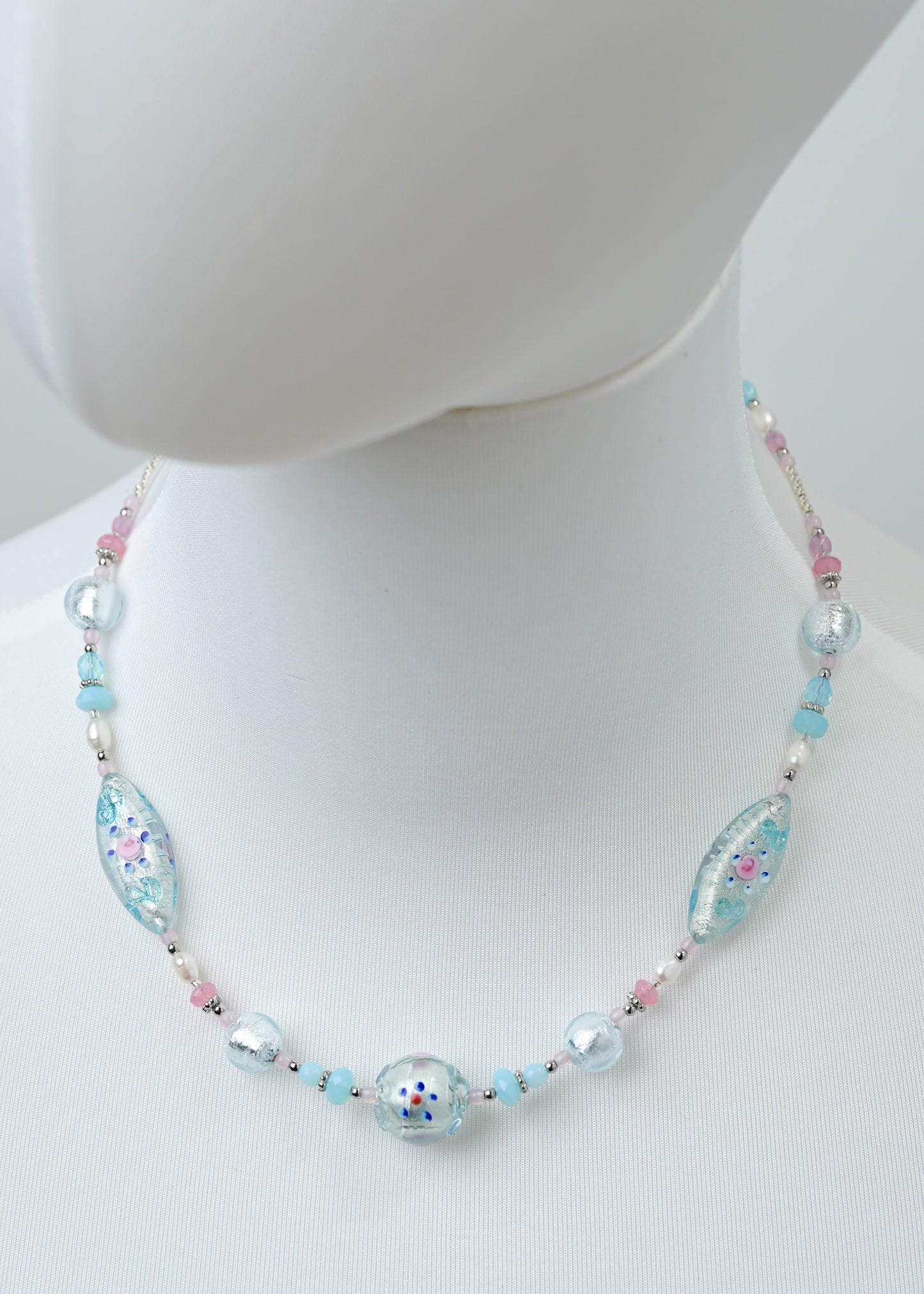 かわいいが好きな方におすすめ!淡いパステル系ネックレス