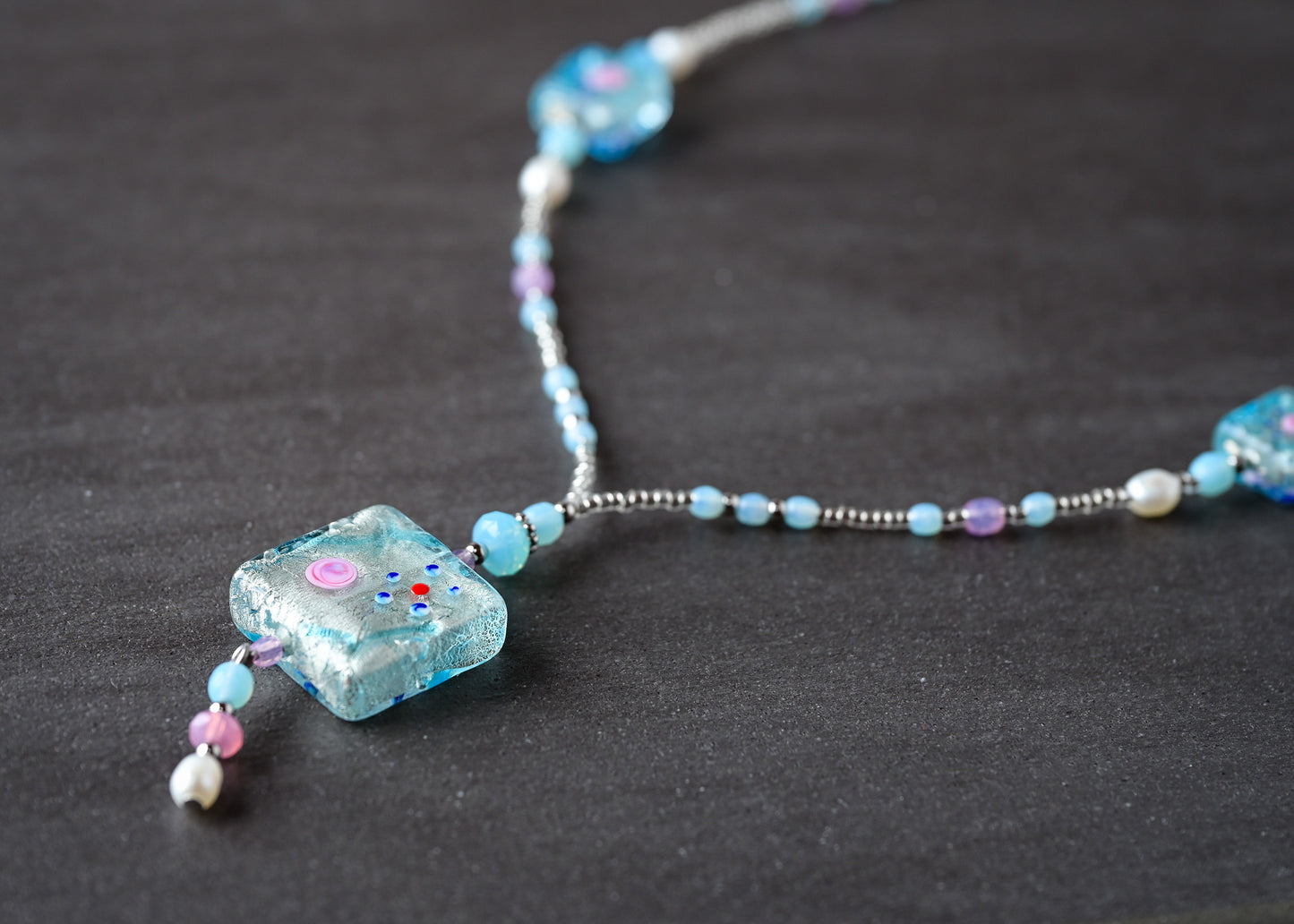 フィオラートビーズのネックレス 花柄ビーズ ときめきネックレス